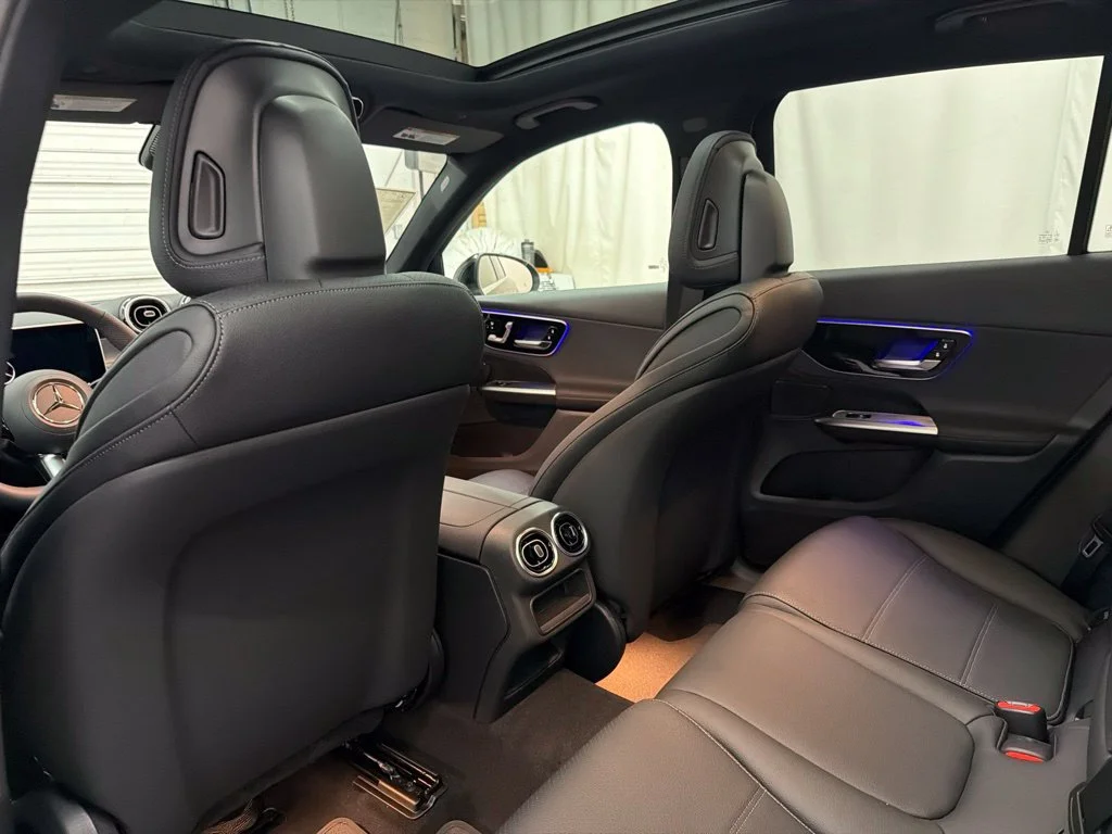 New 2027 Black Mercedes-Benz GLC 300 image 22