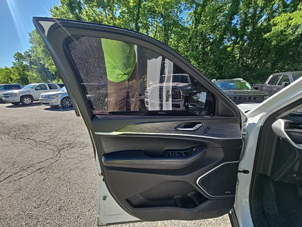 Used 2021 White Jeep Limited image 22