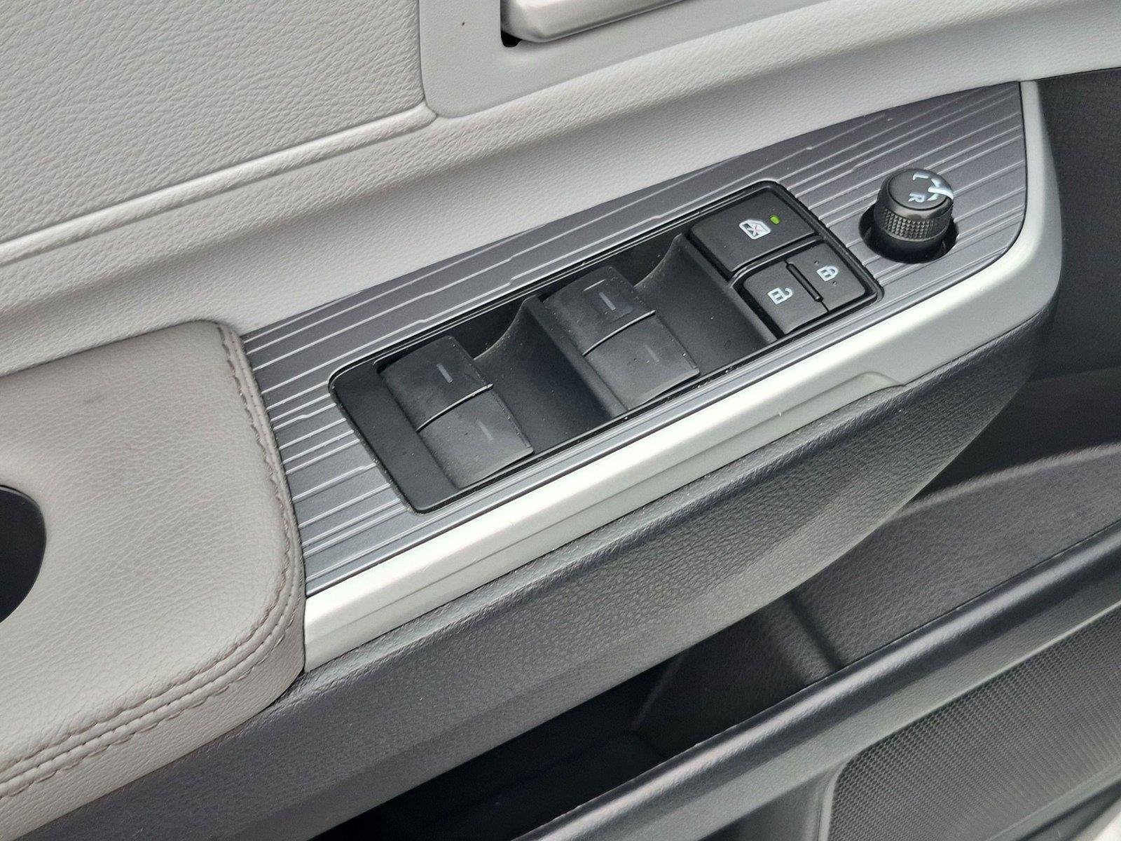 Used 2025 Wind Chill Pearl Toyota XLE image 15