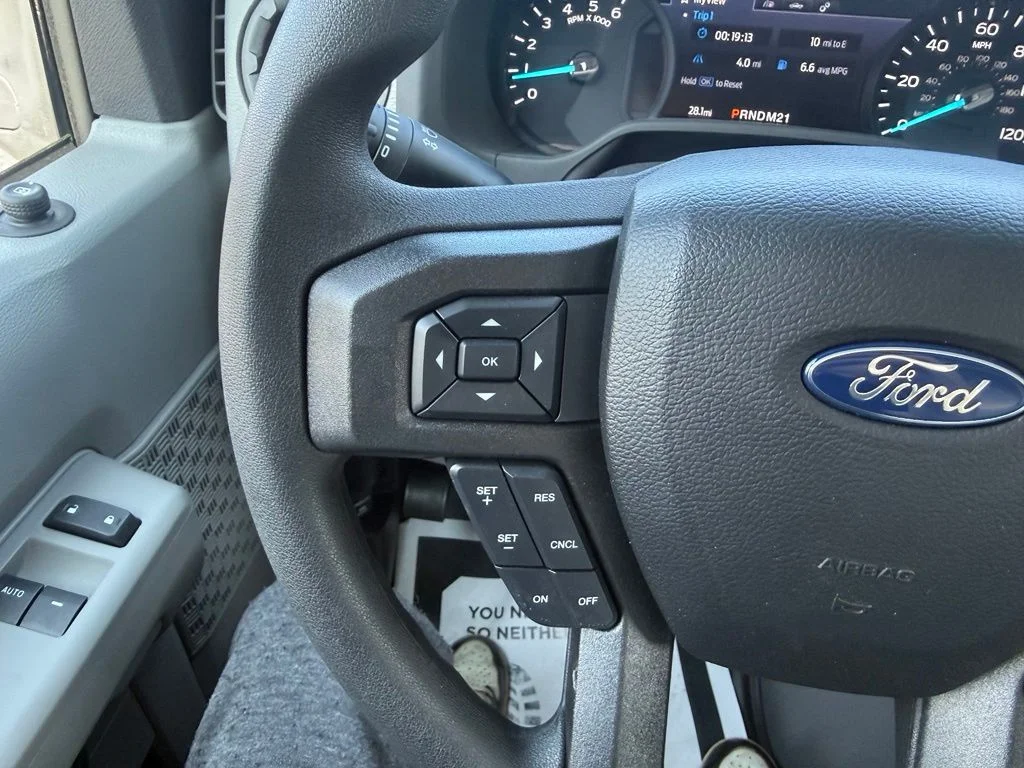 New 2026 Oxford White Ford E-350 SRW image 19
