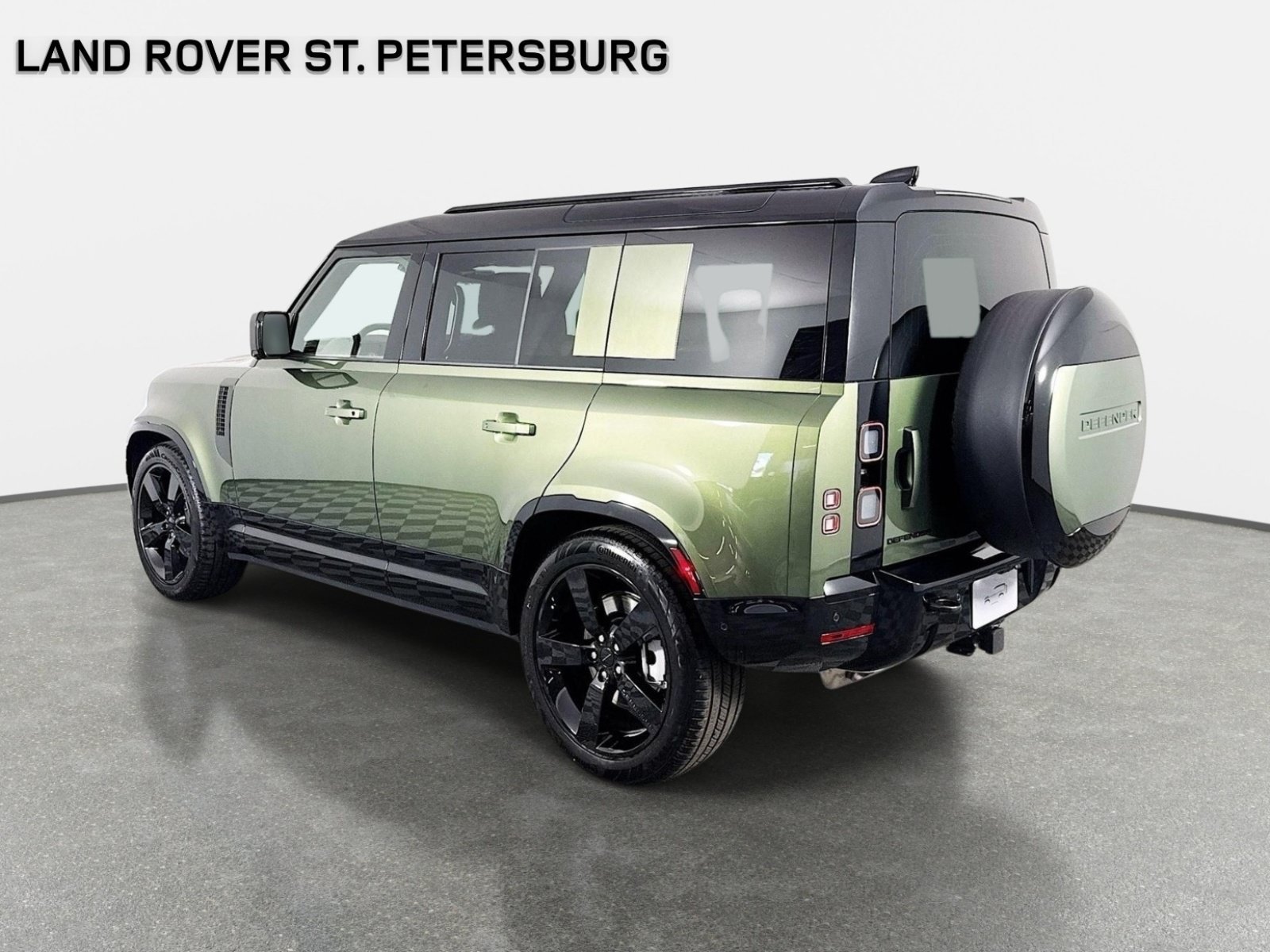 Used 2026 Green Land Rover X-Dynamic SE image 7