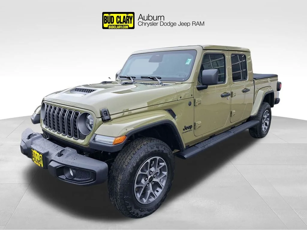 2026 Jeep Gladiator Sport S Auto's photo