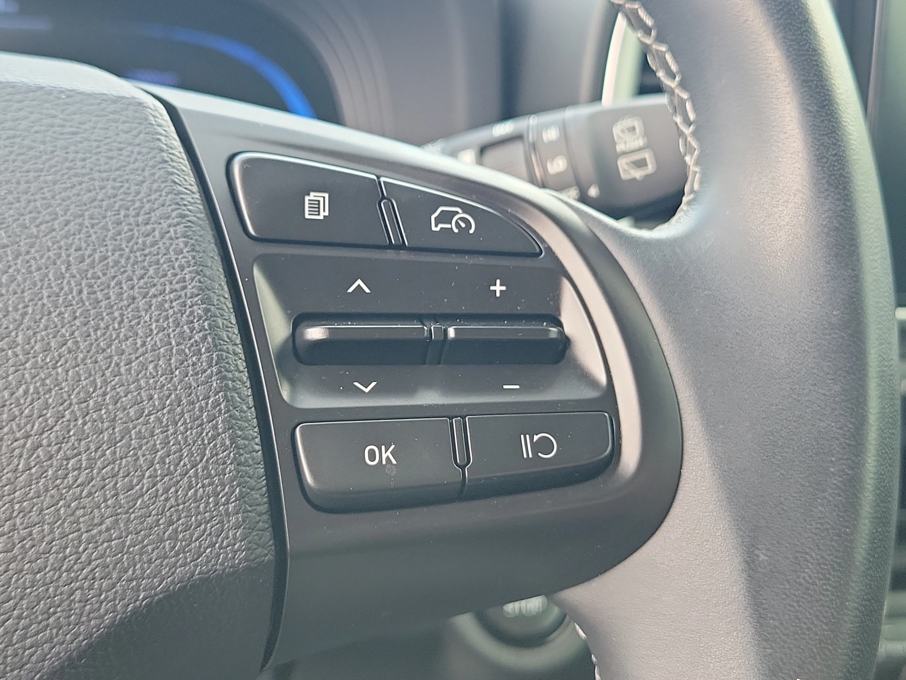 Used 2024 Intense Blue Hyundai SEL image 22