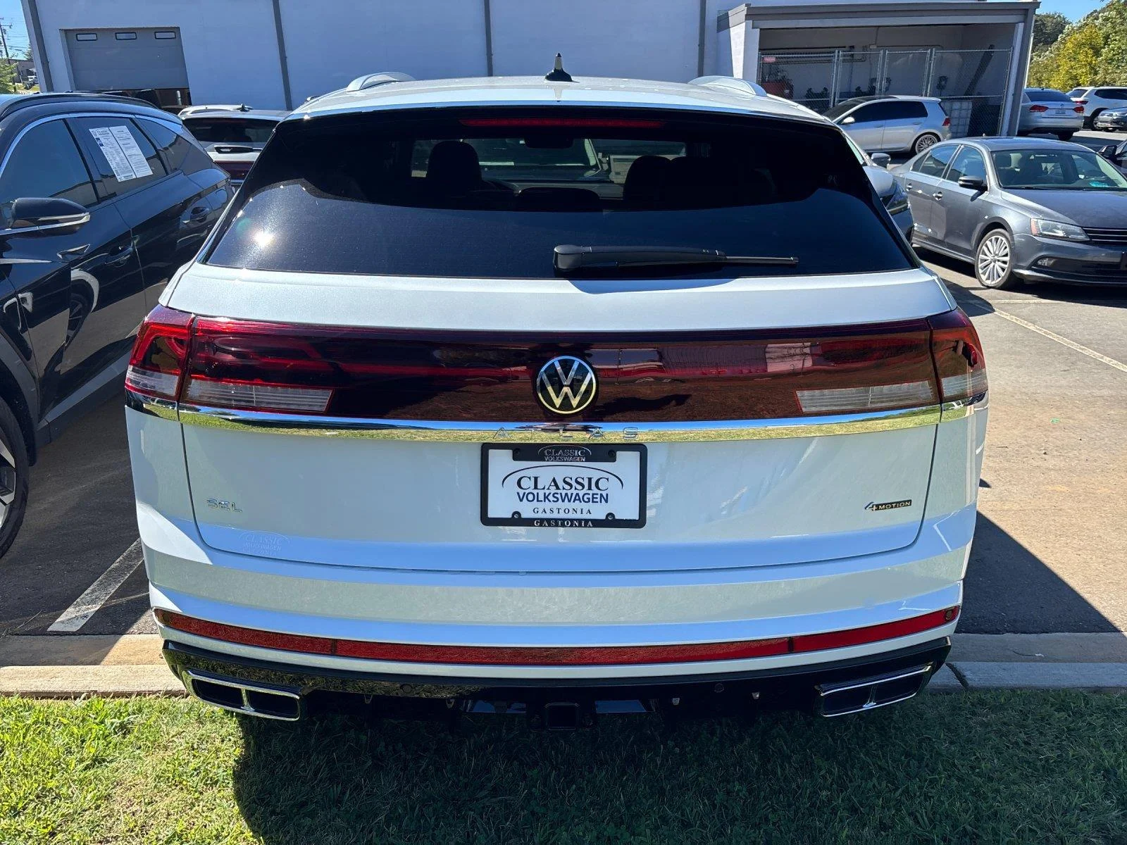 New 2026 Opal White Pearl Volkswagen 2.0T SEL Premium R-Line image 4