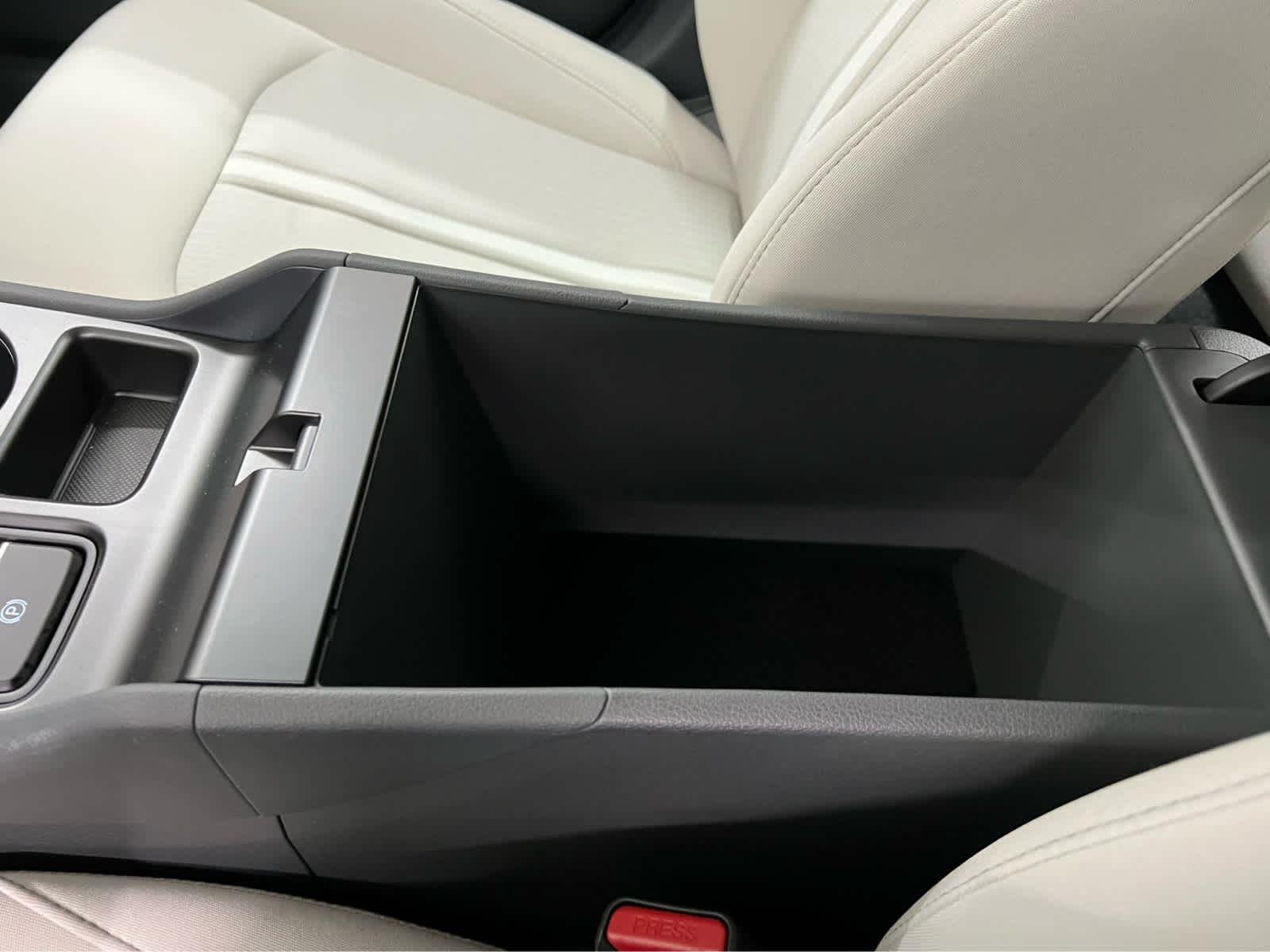 Used 2025 Portofino Gray Hyundai SE image 19