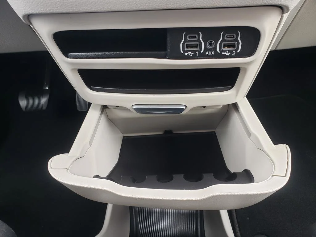 Used 2023 Bright White Clearcoat Chrysler LX image 17