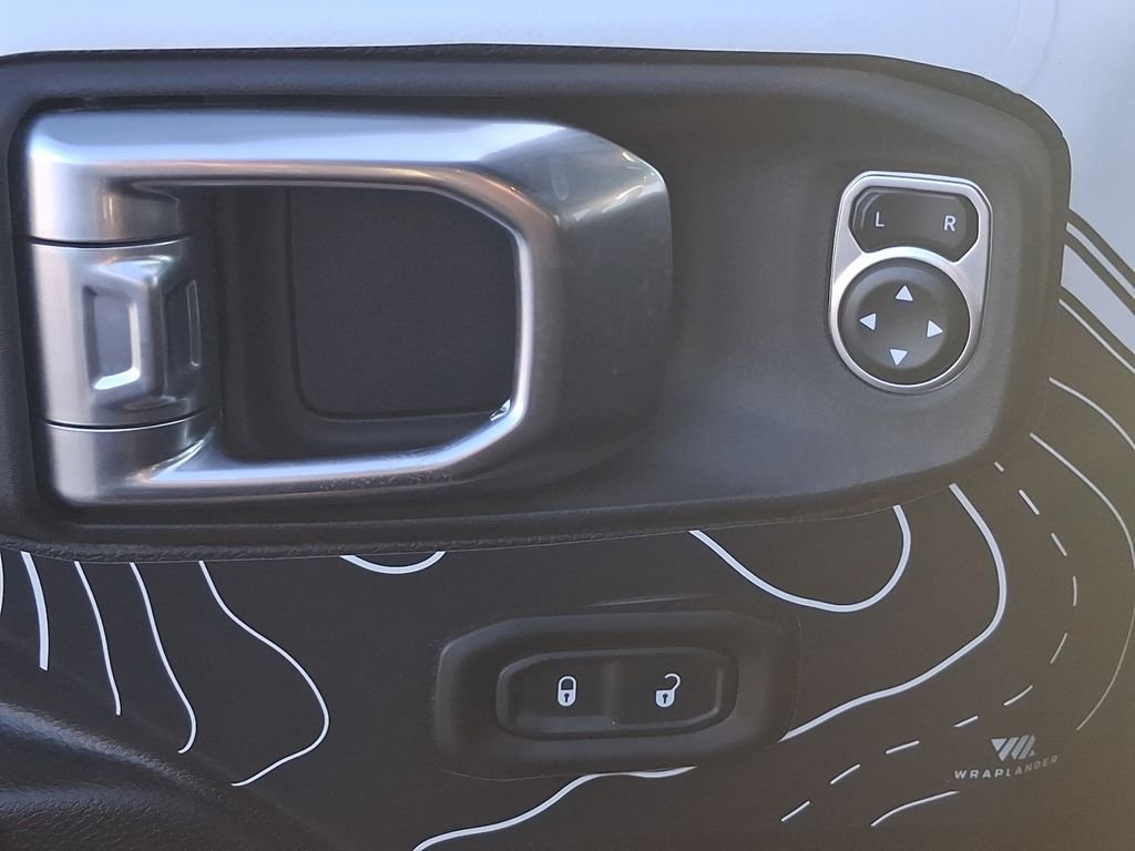 Used 2021 Gray Jeep Rubicon image 15