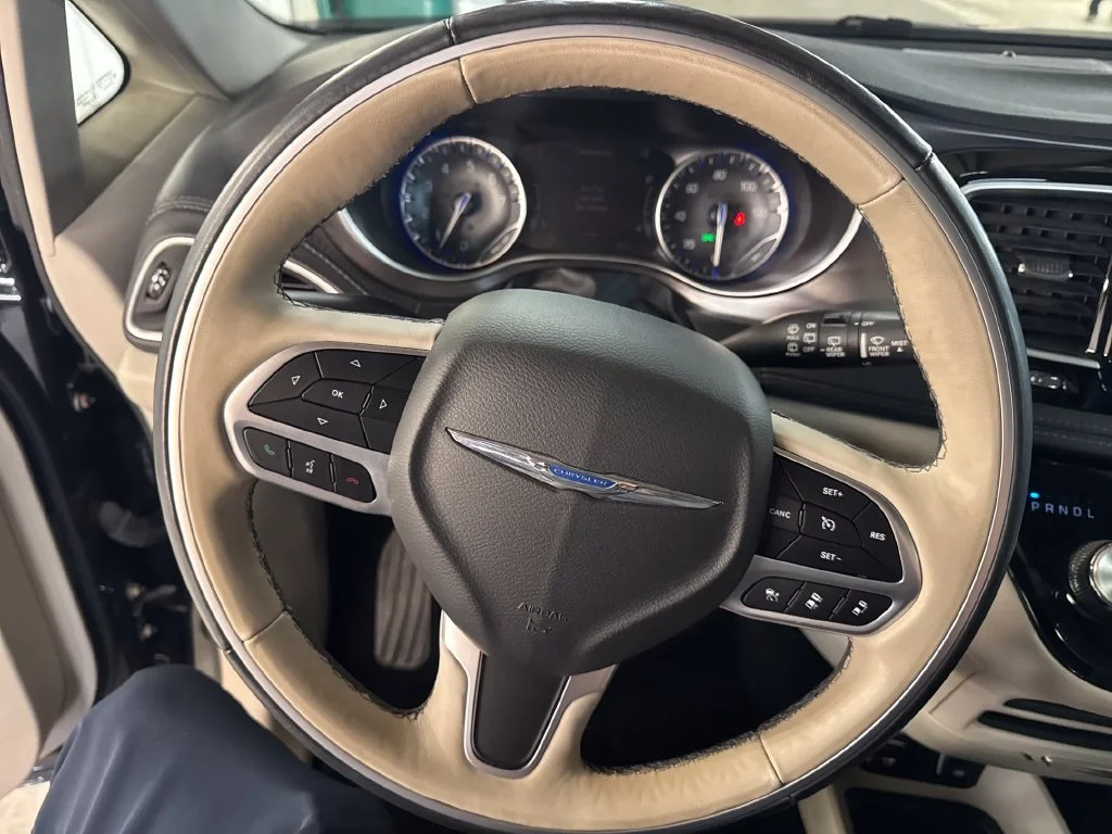 Used 2017 Black Chrysler Limited image 19
