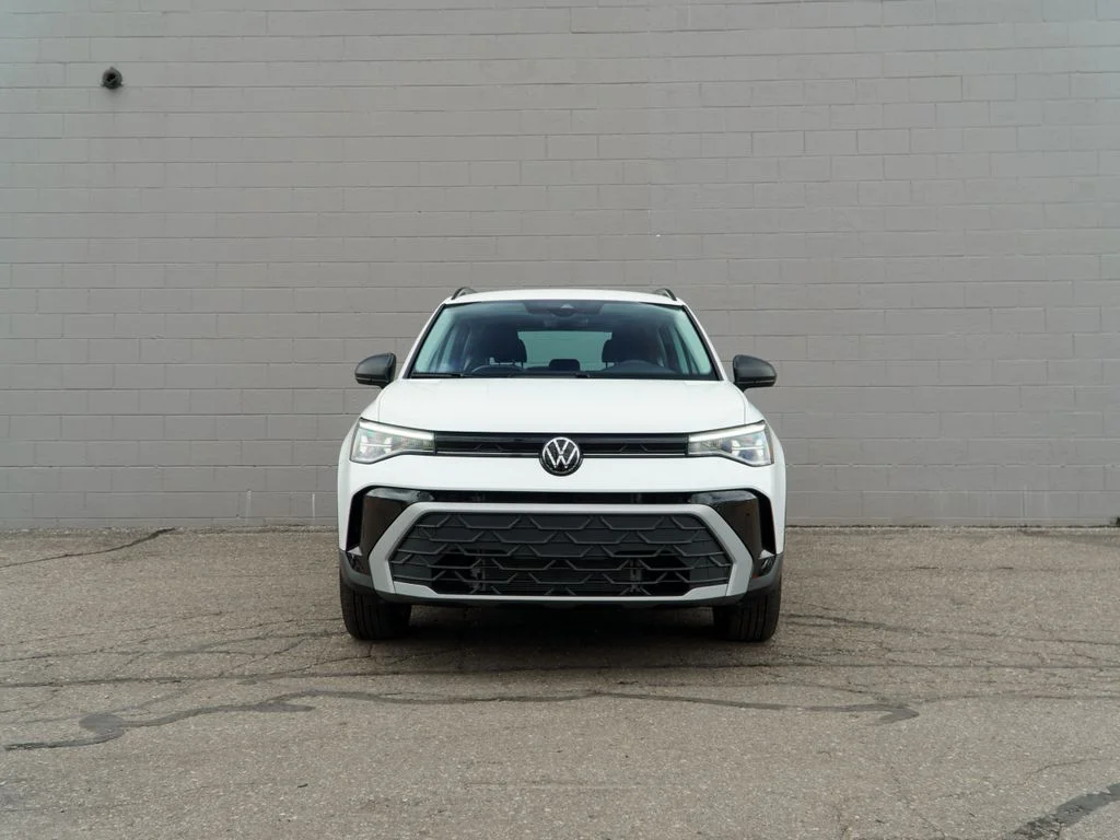 Used 2025 White Volkswagen 1.5T S image 10