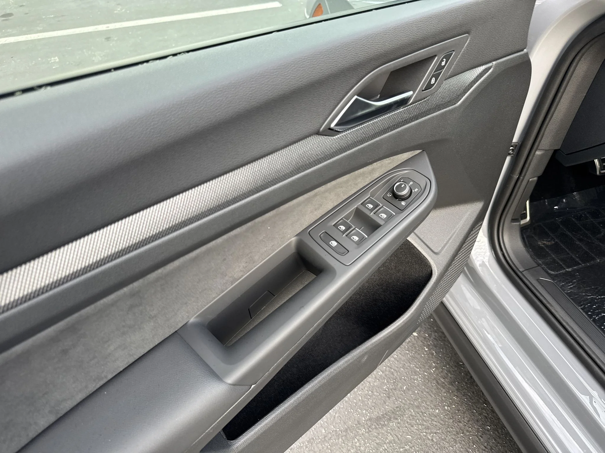 New 2026 Moonstone Gray Volkswagen SE image 12