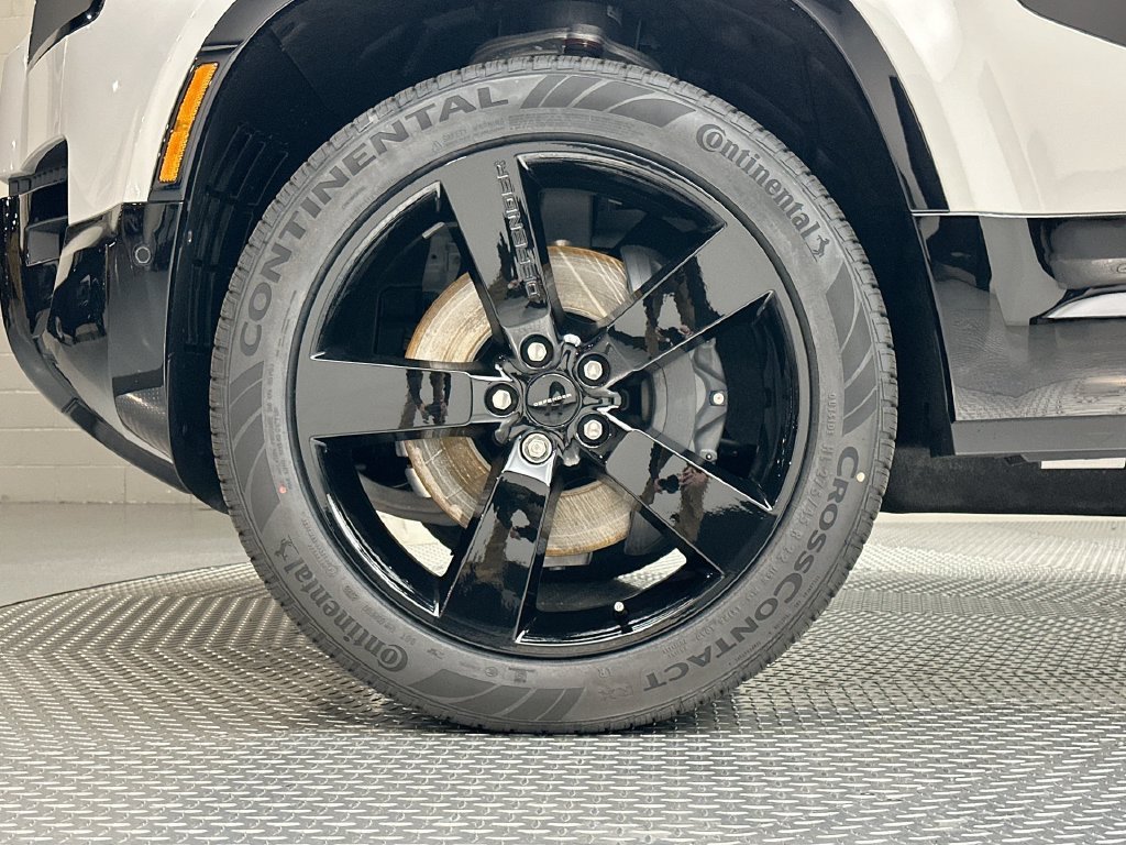 New 2026 Borasco Grey Metallic Land Rover X-Dynamic SE image 5