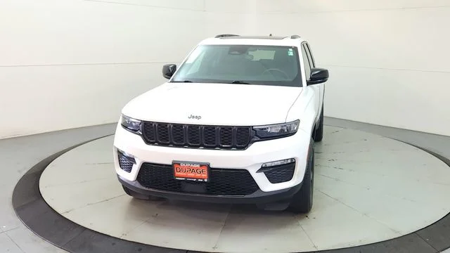 Used 2024 White Jeep Limited image 2