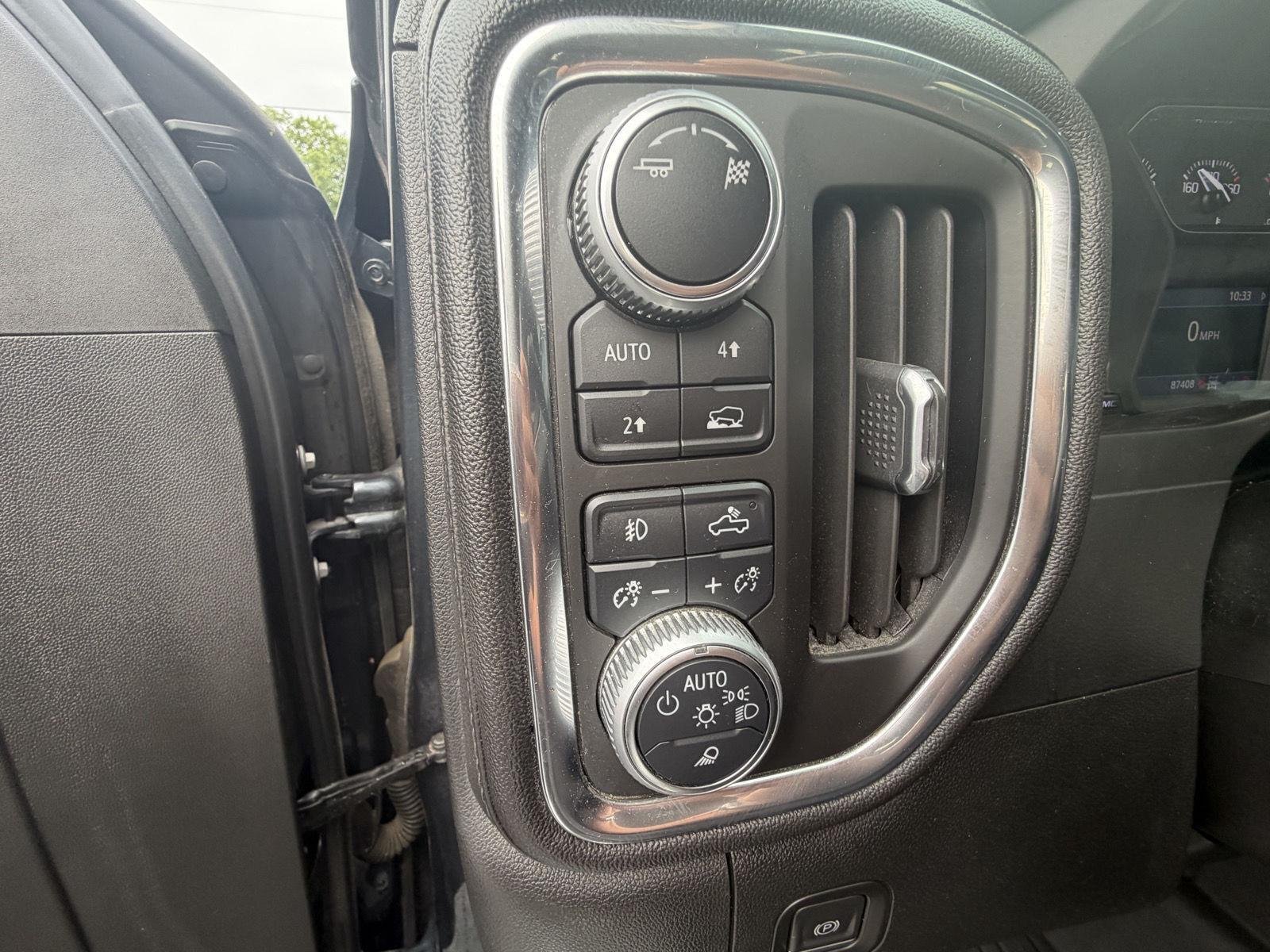 Used 2019 Dark Sky Metallic GMC SLE image 12