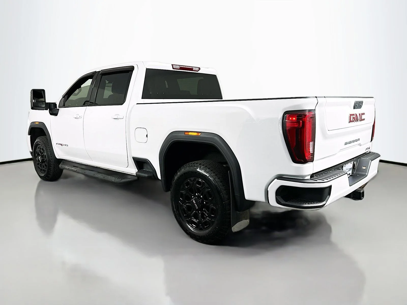 Used 2022 Summit White GMC AT4 image 6