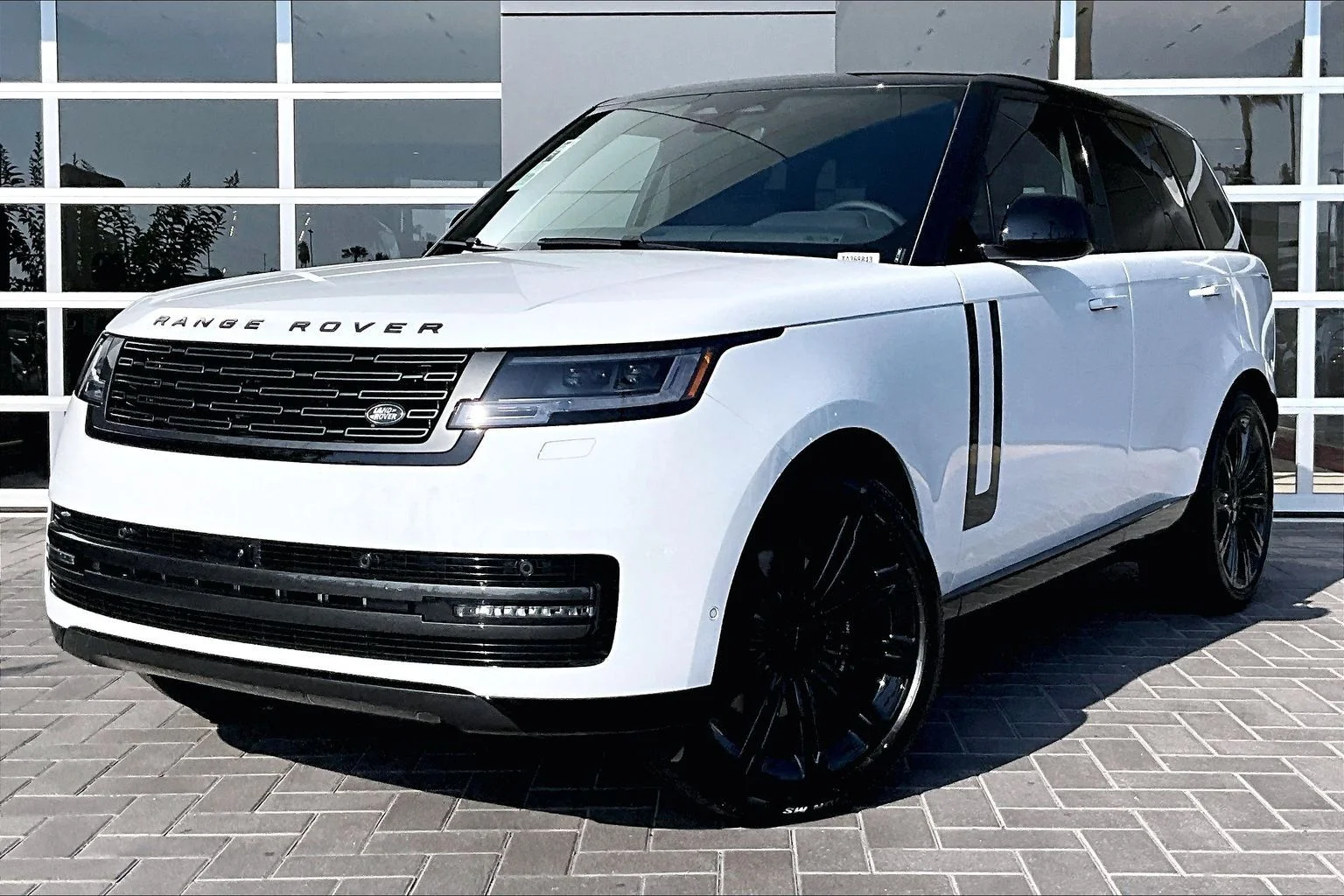 2026 Land Rover Range Rover 3.0 SE SWB's photo