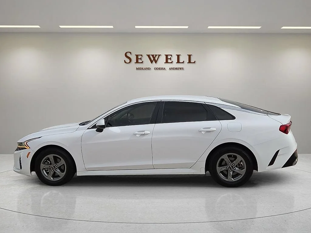 Used 2021 White Kia LXS image 2