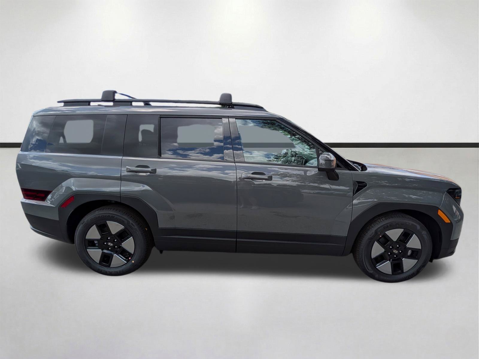 New 2026 Hampton Gray Hyundai SE image 35