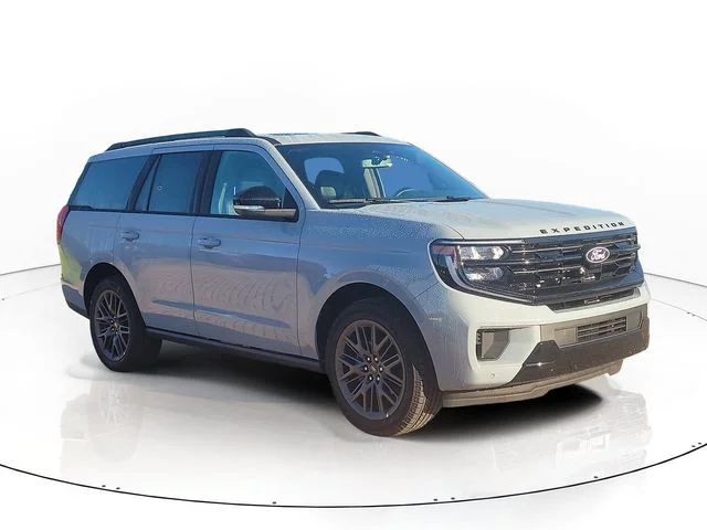 New 2027 Gray Metallic Ford Platinum image 3