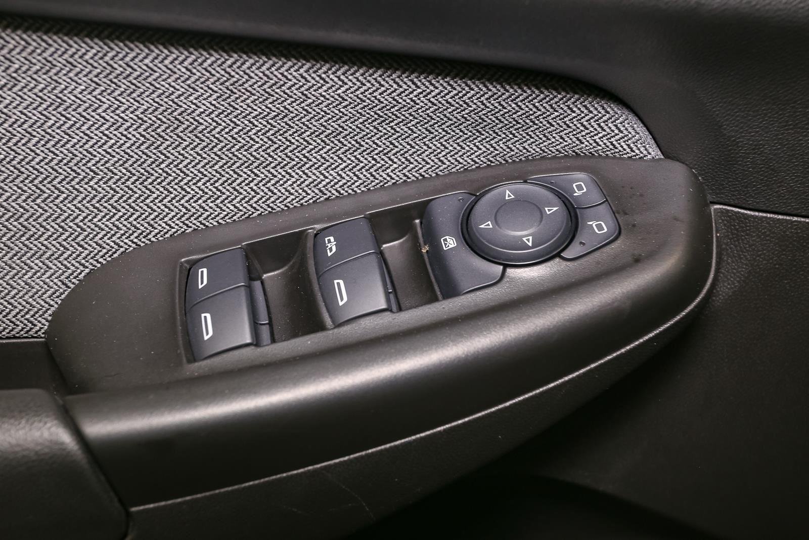 Used 2024 Summit White Chevrolet LT image 37