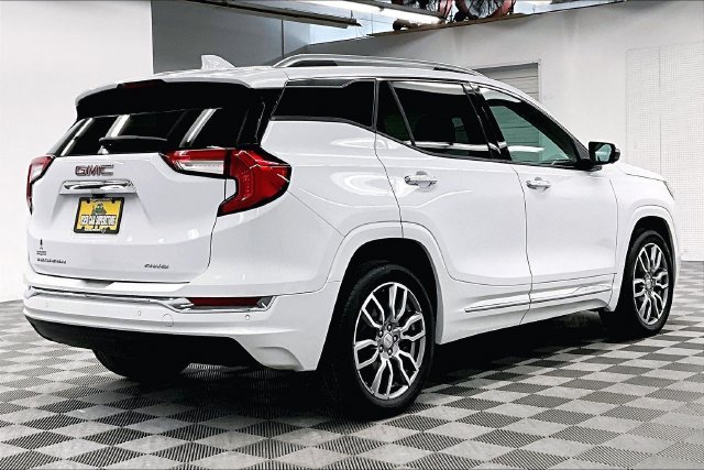 Used 2024 Summit White GMC Denali image 13