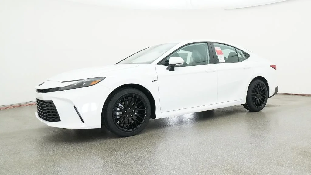 New 2026 Ice Cap Toyota LE image 17