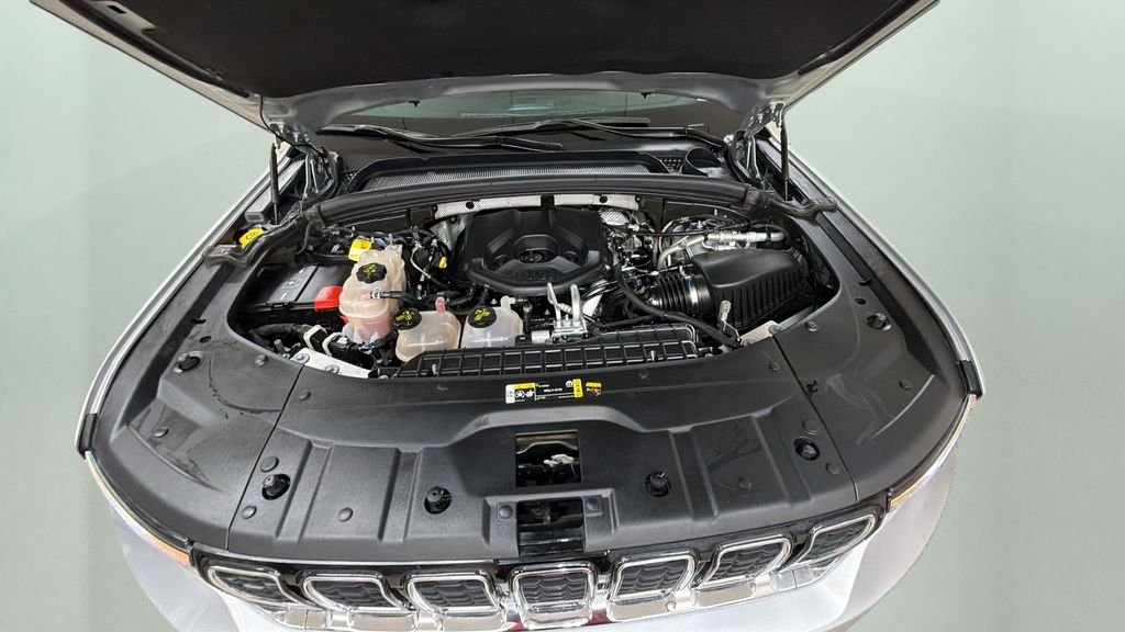 Used 2024 Silver Jeep 4xe image 24