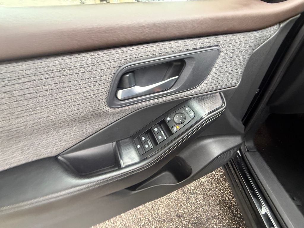 Used 2023 Black Nissan SV image 11