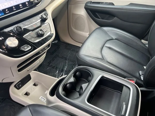 Used 2023 Gray Chrysler Touring L image 28