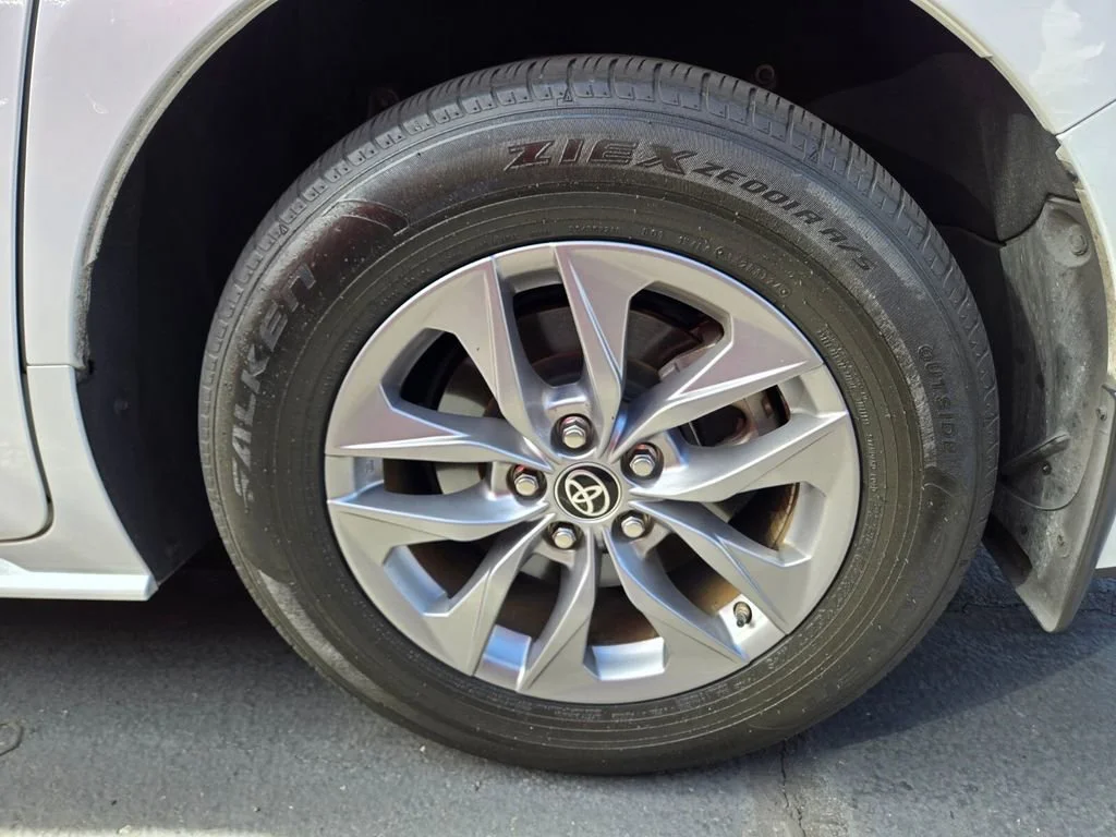 Used 2025 Wind Chill Pearl Toyota XLE image 3