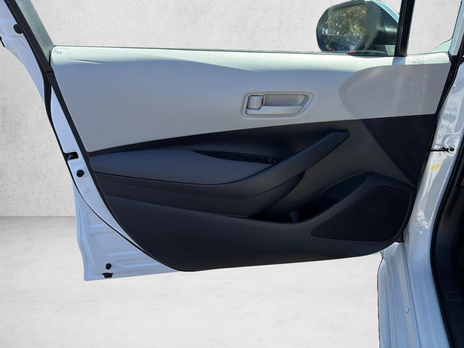 New 2027 Wind Chill Pearl Toyota LE image 10