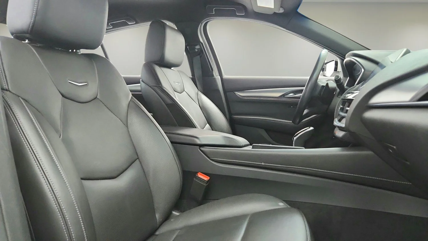 Used 2022 White Cadillac Premium Luxury image 10