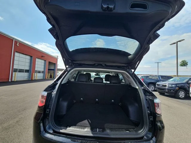 Used 2019 Black Jeep Latitude image 28