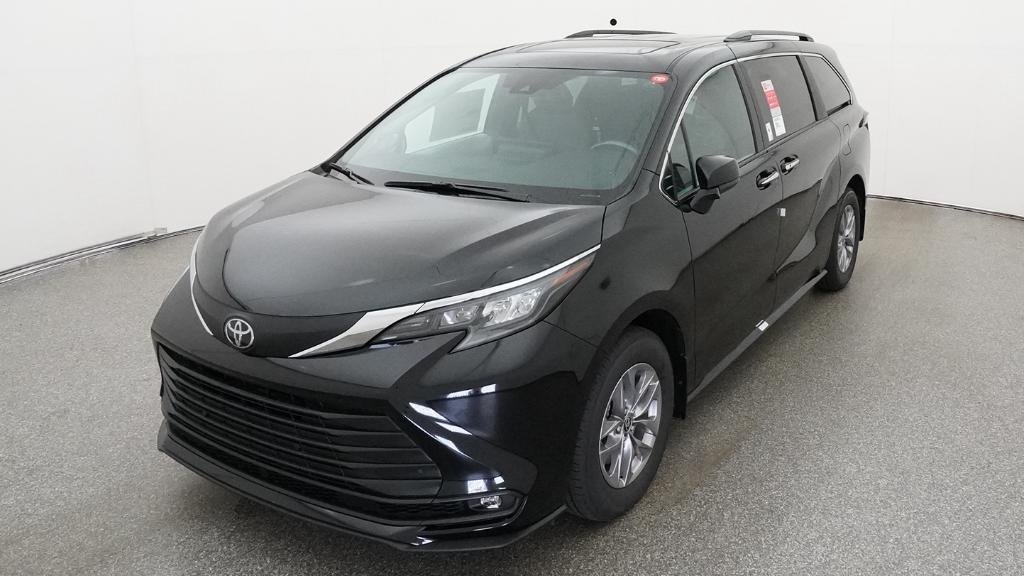 New 2026 Midnight Black Metallic Toyota XLE image 4