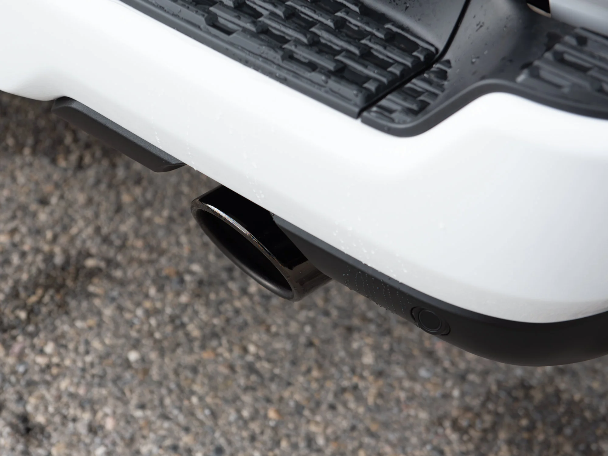 New 2026 White RAM Express* Crew Cab 4x4, 3.92 Rear Axle Ratio, Running Boards, Adaptive Cruise image 8