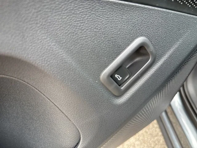 2026 Volkswagen Tiguan SE R-LINE BLACK - Photo 20