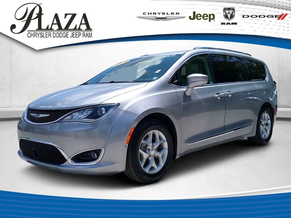 2019 Chrysler Pacifica Touring L Plus's photo