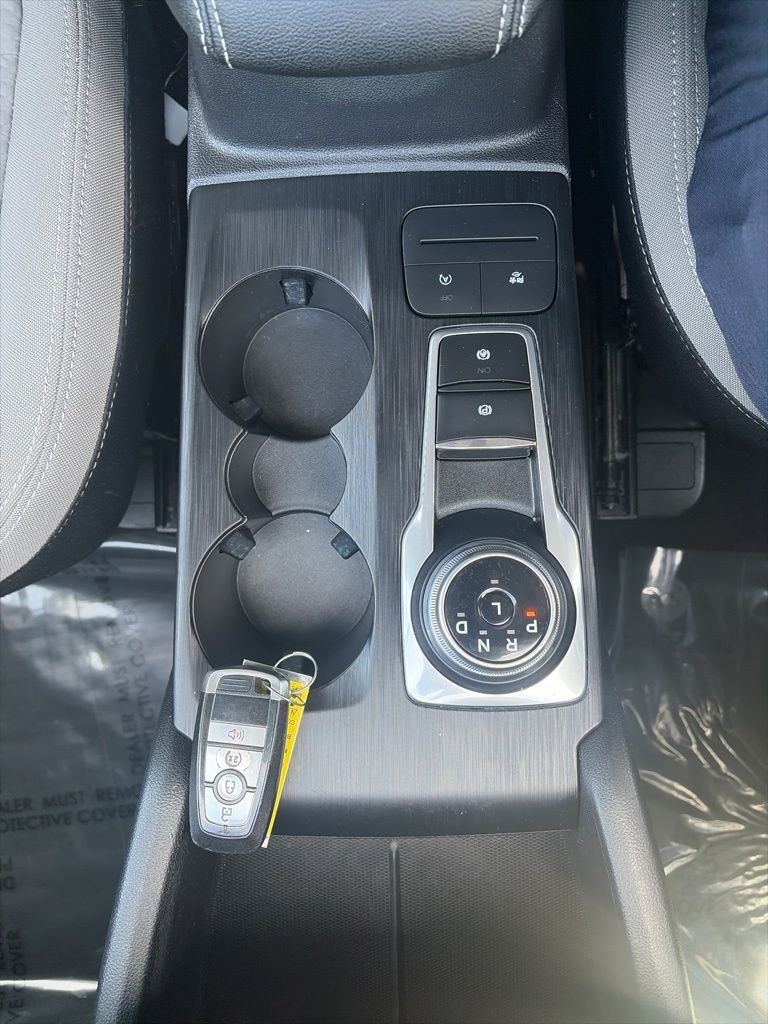 Used 2022 Silver Ford SE image 22