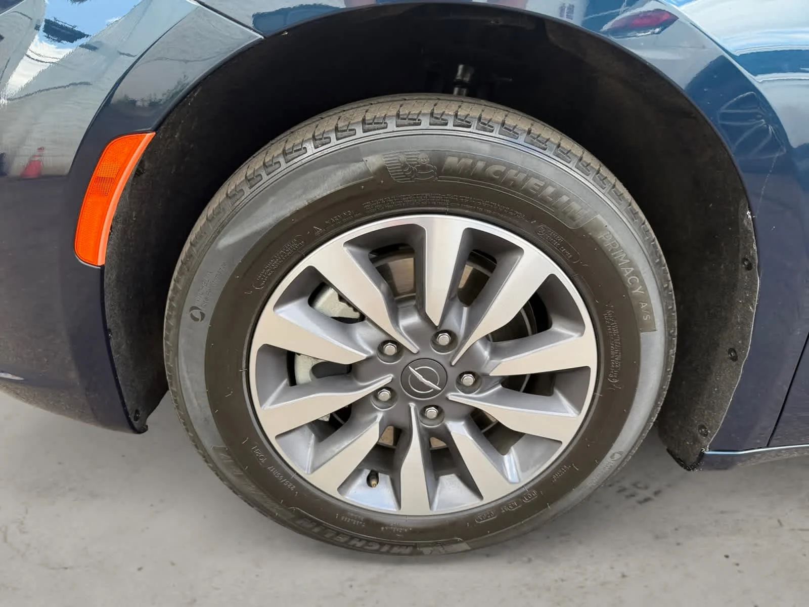 Used 2024 Fathom Blue Pearlcoat Chrysler Hybrid Select image 11