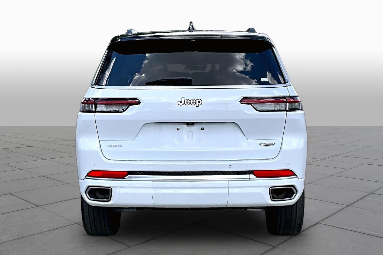 Used 2024 Bright White Clearcoat Jeep Summit image 5