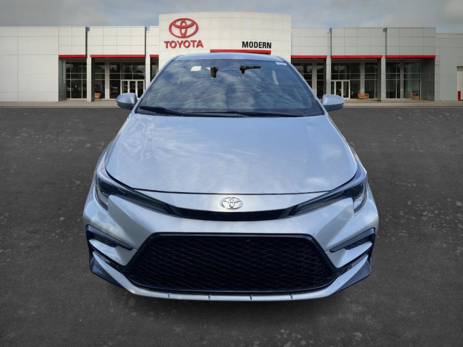 Used 2025 Classic Silver Metallic Toyota SE image 2