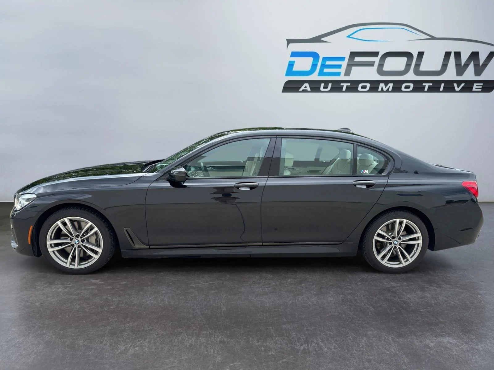 Used 2017 Black Sapphire Metallic BMW 750i xDrive image 18