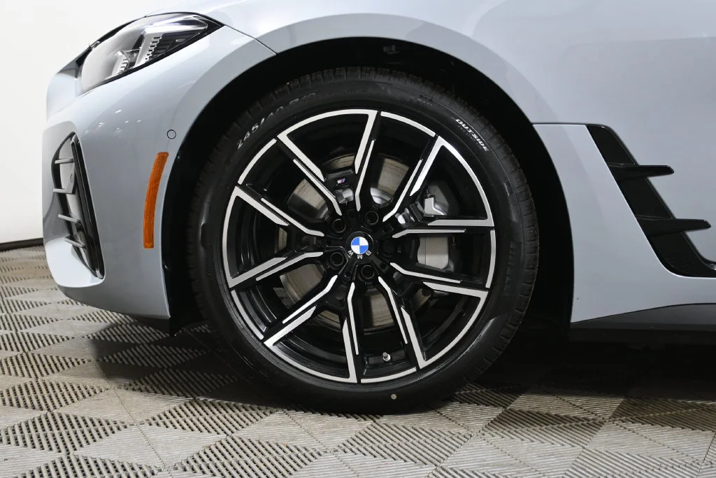 Used 2026 Gray BMW xDrive40 image 12