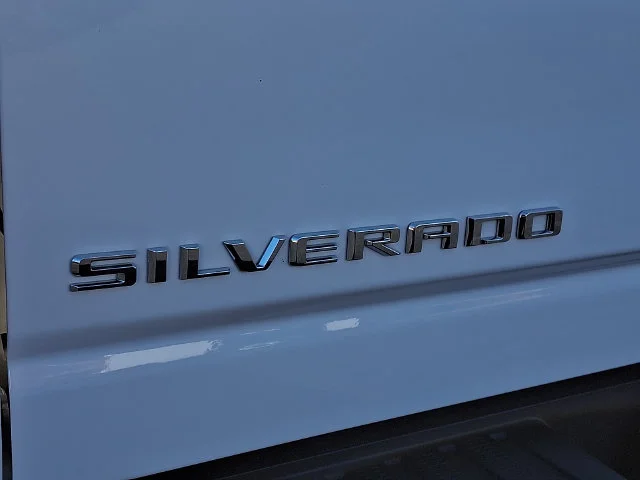 Used 2025 White Chevrolet LT image 31