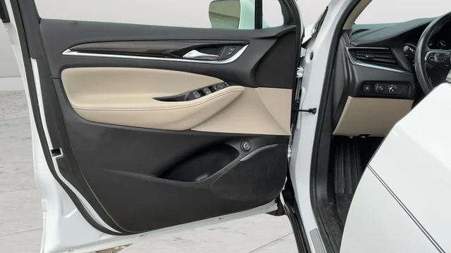 Used 2018 White Buick Essence image 19