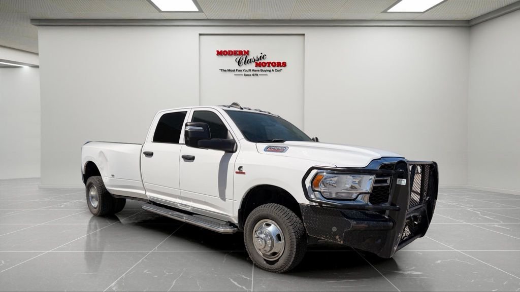 2023 RAM 3500 Tradesman 4X4 Crew Cab LWB's photo