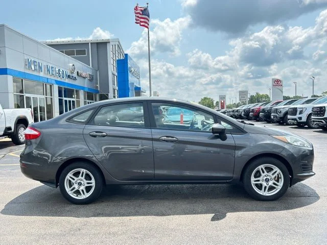 Used 2018 Gray Ford SE image 12