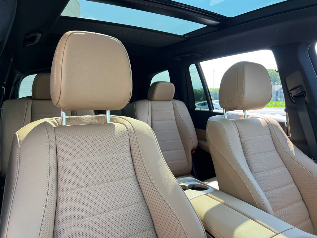 New 2026 MANUFAKTUR Ireland Mid Green Metallic Mercedes-Benz GLS 450 image 66