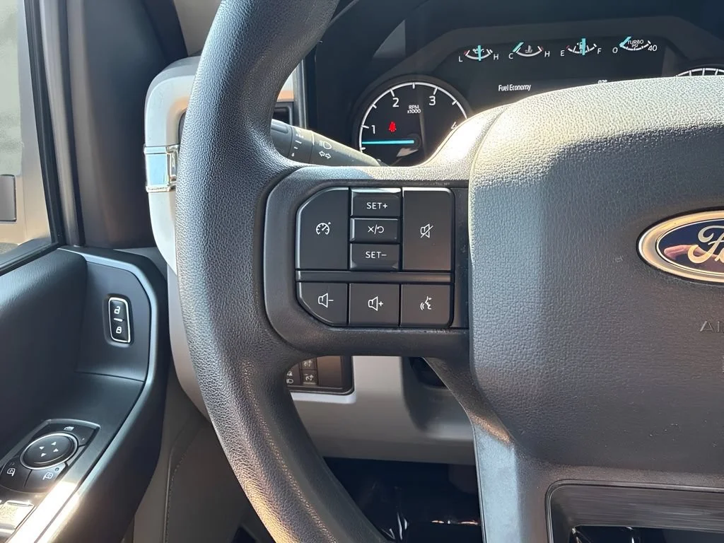 Used 2025 White Ford XL image 15