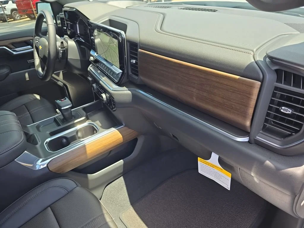 New 2026 Polar White Tricoat Chevrolet High Country image 35