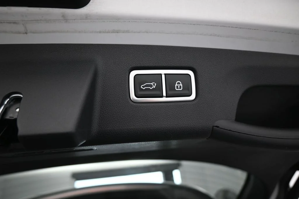 Used 2023 Glacial White Pearl Kia EX image 44